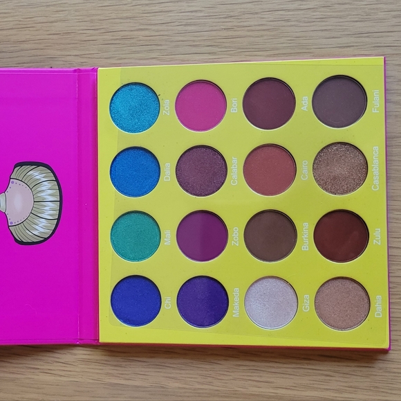 Make-up pallet (masquerade mini by juvia's) - Picture 2 of 3